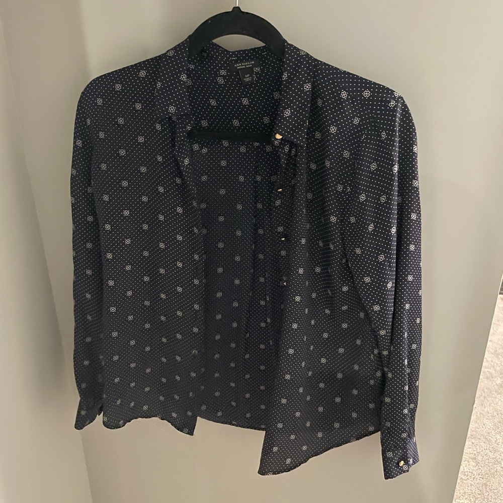 Ann Taylor Dark Blue Geometric Button Down Shirt, Silk, Petite - Small